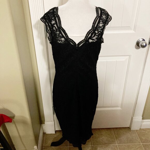 LE CHATEAU Black lace wiggle dress ~ Goth MEDIUM LARGE stretchy pencil dress - Picture 14 of 14